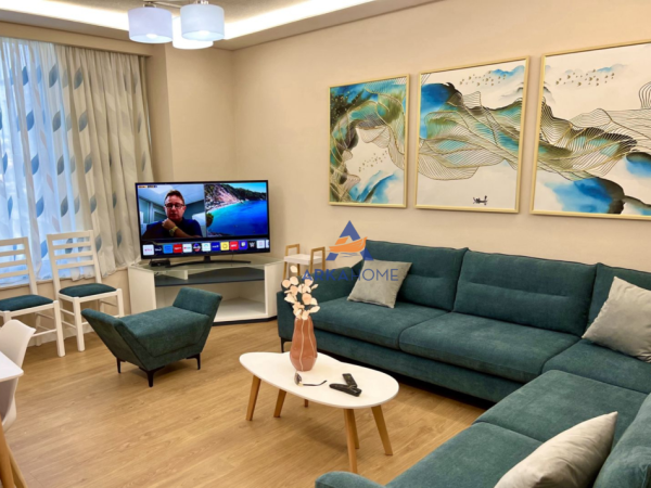 Tirane, jepet me qera apartament 1+1+Ballkon Kati 5, 78 m² 550 € (ISH TREGU ELEKTRIK)