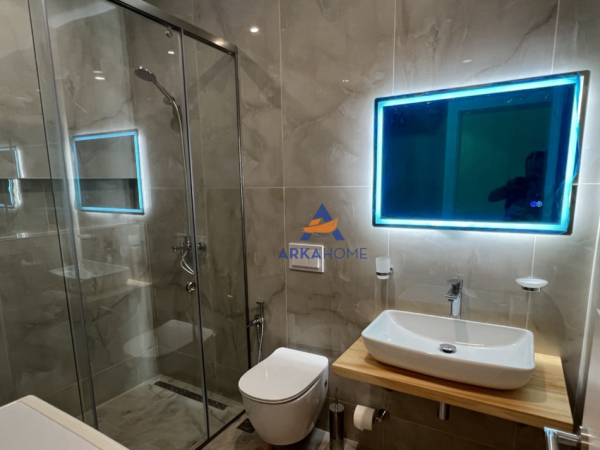 Tirane, jepet me qera apartament 1+1+Ballkon Kati 5, 78 m² 550 € (ISH TREGU ELEKTRIK)