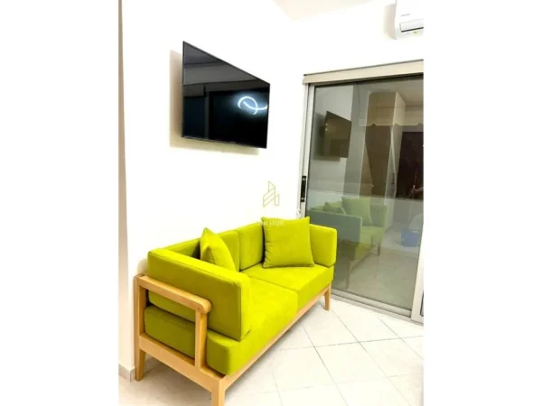 Tirane, jepet me qera garsonier 1+1 Kati 4, 45 m² 500 € (Komuna e Parisit)