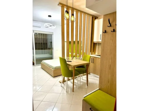 Tirane, jepet me qera garsonier 1+1 Kati 4, 45 m² 500 € (Komuna e Parisit)