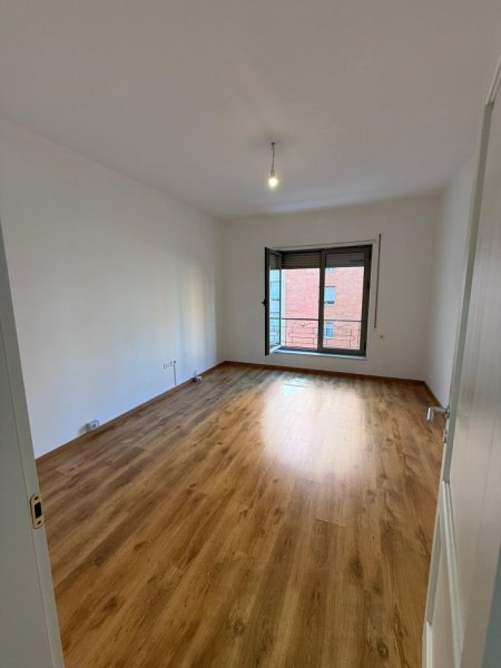 Jepet me qira apartament 2+1, Kompleksi Deliorgji