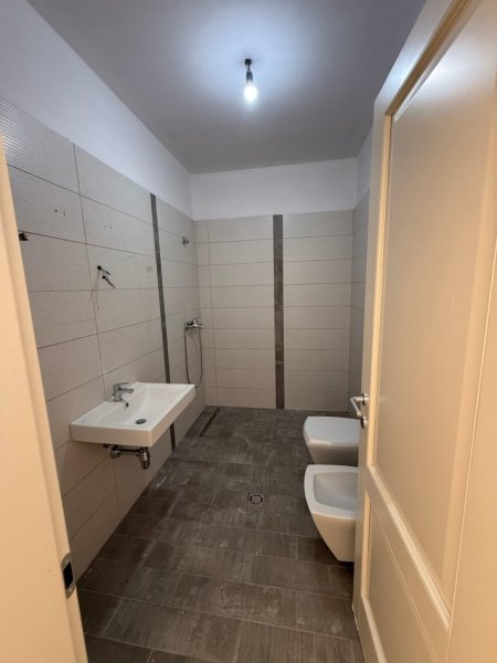 Jepet me qira apartament 2+1, Kompleksi Deliorgji