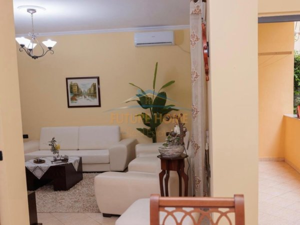 Tirane, jepet me qera Vile 2+1 Kati 1, 134 m² 1.000 € (Rruga Fortuzi)