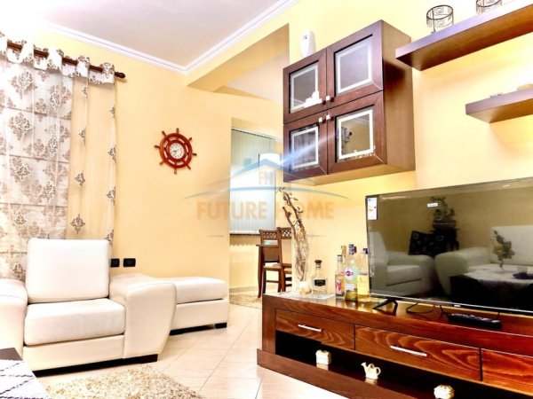 Tirane, jepet me qera Vile 2+1 Kati 1, 134 m² 1.000 € (Rruga Fortuzi)