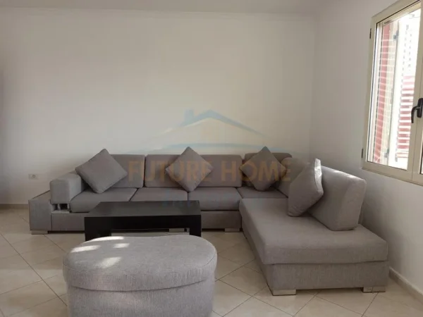 Tirane, jepet me qera apartament 2+1+2+Ballkon Kati 5, 125 m² 500 € (Unaza e Re, Bulevardi Migjeni)
