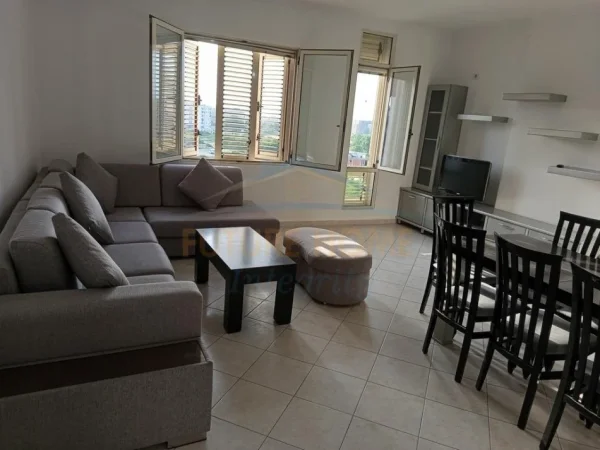 Tirane, jepet me qera apartament 2+1+2+Ballkon Kati 5, 125 m² 500 € (Unaza e Re, Bulevardi Migjeni)