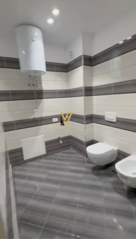 Tirane, shitet apartament 2+1+Ballkon Kati 9, 112 m² 150.000 € (UNAZA E RE)