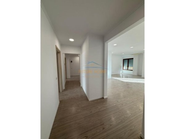 Tirane, jepet me qera zyre Kati 6, 180 m² 2.500 € 