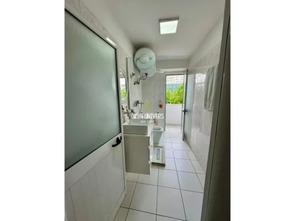 Tirane, jepet me qera ambjent biznesi Kati 2, 68 m² 750 € (Vasil Shanto)