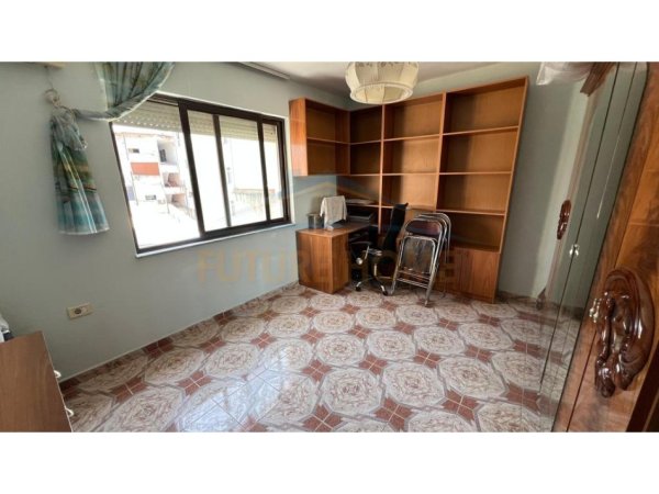 Tirane, jepet me qera apartament 2+1 Kati 5, 75 m² 550 € 