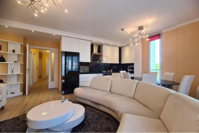 Tirane, jepet me qera apartament 3+1+Ballkon Kati 4, 110 m² 850 € (ali dem)