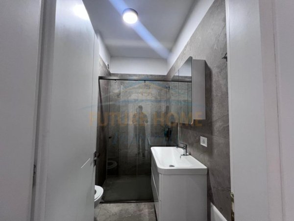 Tirane, jepet me qera apartament 2+1+Ballkon Kati 4, 73 m² 600 € (Porcelan, Rezidenca Erli)