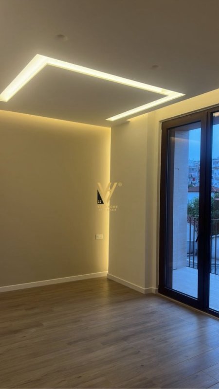 Tirane, jepet me qera zyre Kati 4, 127 m² 1.500 € (RRUGA E KOSOVAREVE)