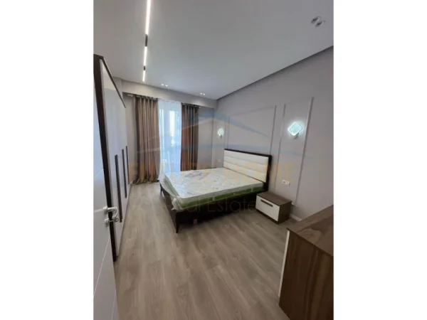 Tirane, jepet me qera apartament 2+1+Aneks+Ballkon Kati 1, 101 m² 750 € (Fusha e aviacionit tek Grand park Residence)