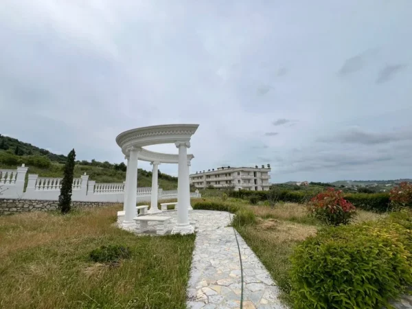 Tirane, shitet ambjent biznesi Kati 4, 16.000 m² 3.500.000 € (Rruga e shilores)