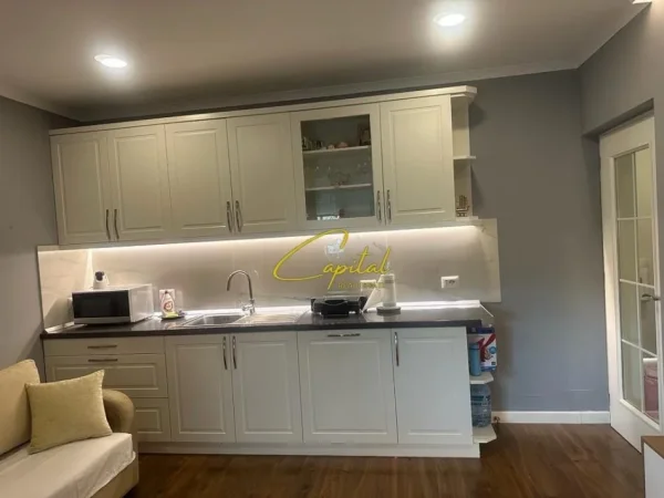 Tirane, jepet me qera apartament 2+1 Kati 5, 70 m² 700 € (RRUGA IRFAN TOMINI)