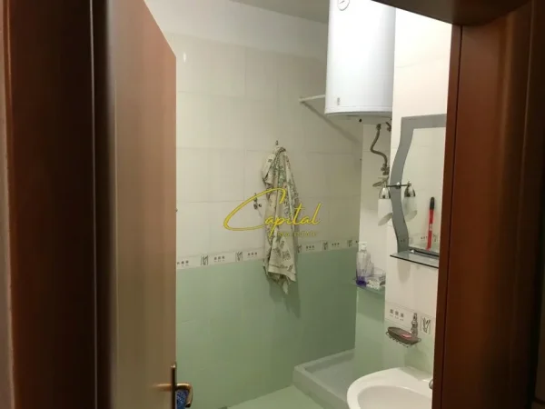 Tirane, jepet me qera apartament 1+1 Kati 6, 50 m² 500 € (21 DHEJTORI)