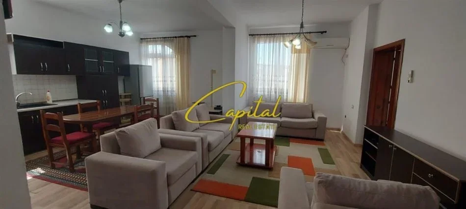 Tirane, shitet shtepi 2+1 Kati 1, 97 m² 180.000 € (KOMBINAT)