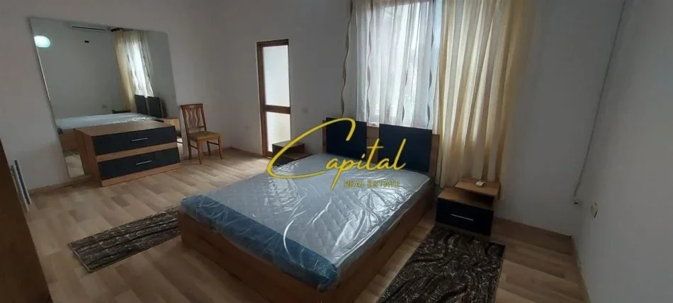 Tirane, shitet shtepi 2+1 Kati 1, 97 m² 180.000 € (KOMBINAT)