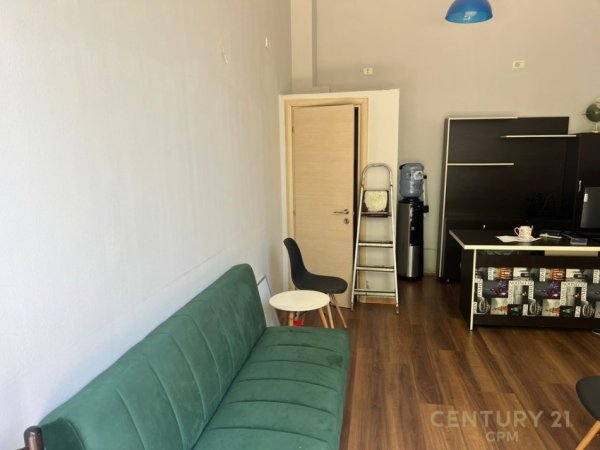 Tirane, jepet me qera ambjent biznesi Kati 0, 21 m² 450 € (Stadiumi Dinamo)