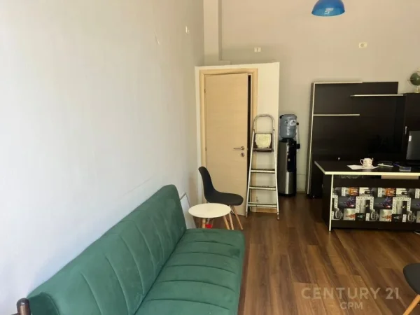 Tirane, jepet me qera ambjent biznesi Kati 0, 21 m² 450 € (Stadiumi Dinamo)