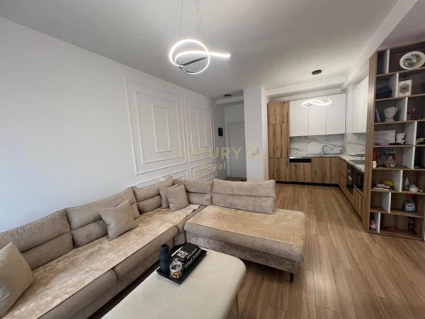 Tirane, jepet me qera apartament 2+1 Kati 5, 105 m² 600 € (Jordan Misja)