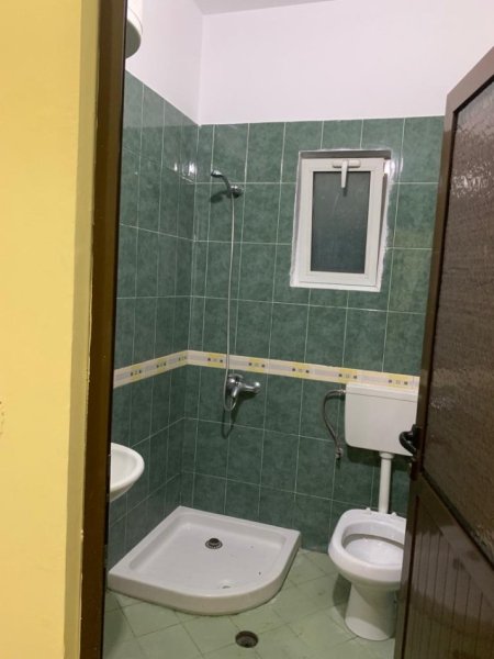 Tirane, jap me qera shtepi 1+1, Rruga Jordan Misja   350 €.     0 Komision
