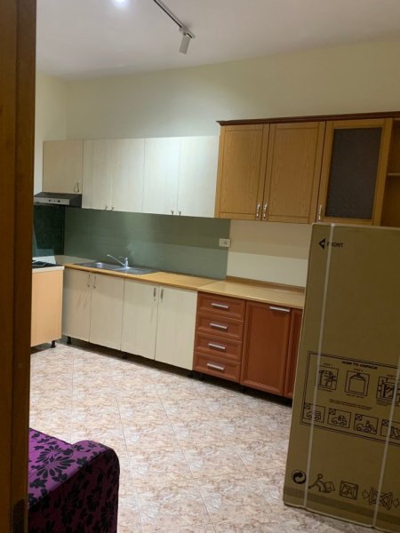 Tirane, jap me qera shtepi 1+1, Rruga Jordan Misja   350 €.     0 Komision