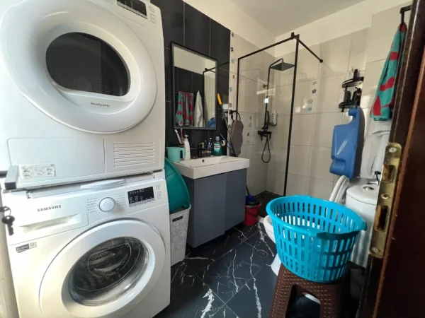 Tirane, shitet apartament 1+1+Ballkon Kati 4, 104 m² 155.000 € (Fresk)