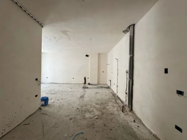 Tirane, shitet apartament 2+1+Ballkon Kati 2, 110 m² 260.000 € (Prane Radisson Collection)