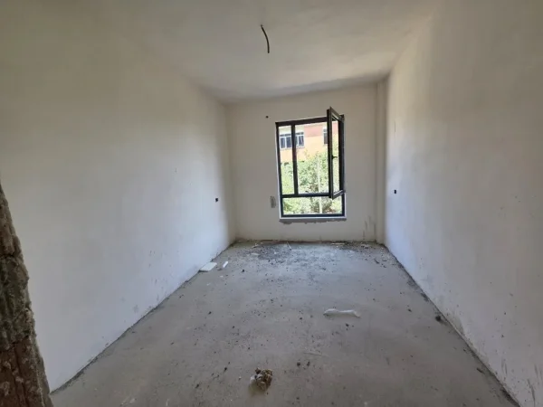 Tirane, shitet apartament 2+1+Ballkon Kati 2, 111 m² 162.000 € (Rruga 5 Maji)