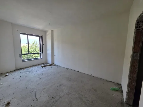 Tirane, shitet apartament 2+1+Ballkon Kati 2, 111 m² 162.000 € (Rruga 5 Maji)
