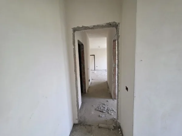 Tirane, shitet apartament 2+1+Ballkon Kati 2, 111 m² 162.000 € (Rruga 5 Maji)