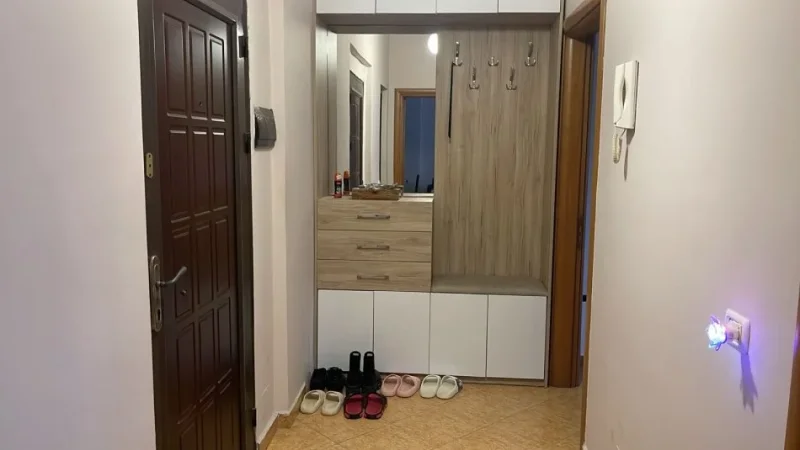 Tirane, jepet me qera apartament 2+1+Ballkon Kati 2, 