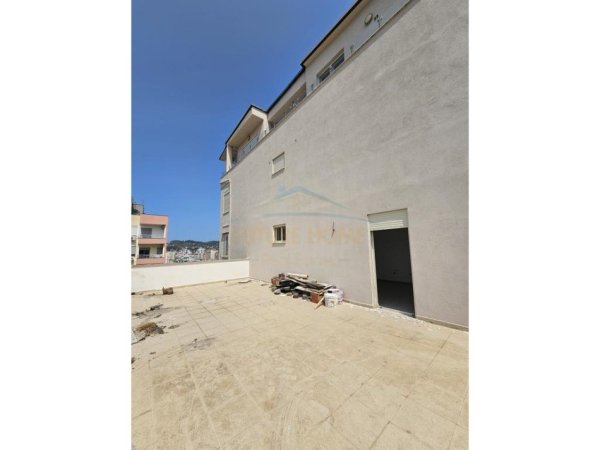 Durres, shes apartament 2+1+Ballkon Kati 10, 109 m² 200.000 € 