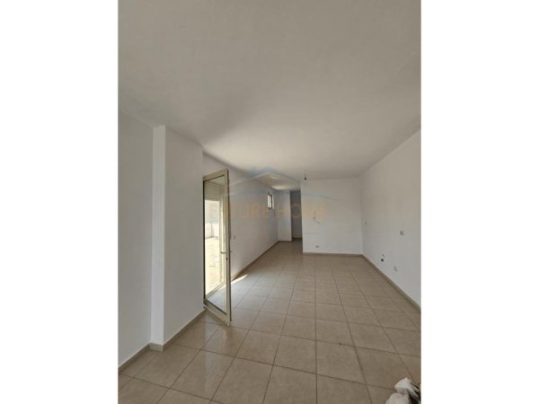 Durres, shes apartament 2+1+Ballkon Kati 10, 109 m² 200.000 € 