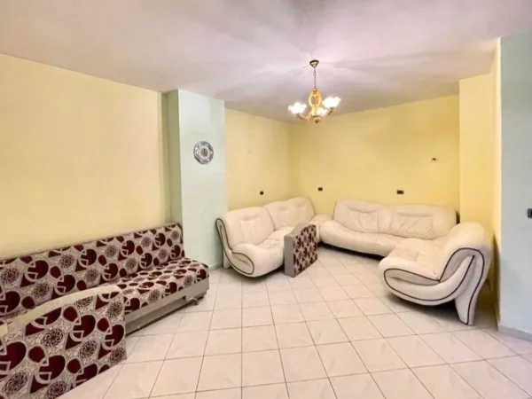 SHITET PENTHOUSE : 3+1+ verandë 305m2 Total  ( Me SUPER PAMJE ) ( 📍Në durrës tek shkëmbi i kavajës ngjit me Florida)  Plazh Iliria