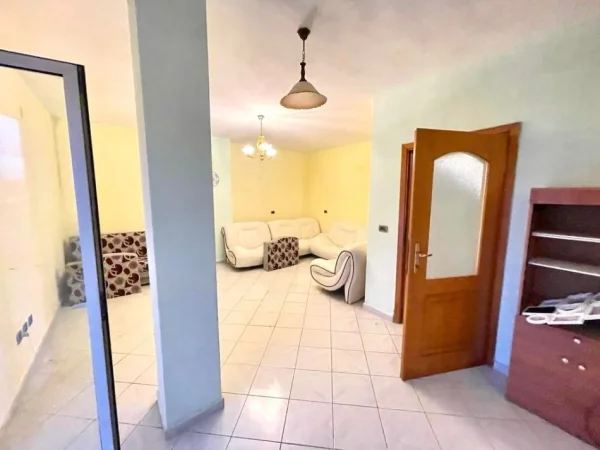 SHITET PENTHOUSE : 3+1+ verandë 305m2 Total  ( Me SUPER PAMJE ) ( 📍Në durrës tek shkëmbi i kavajës ngjit me Florida)  Plazh Iliria