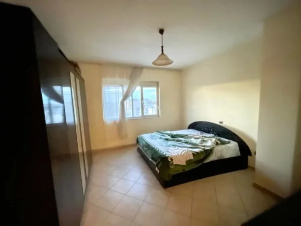 SHITET PENTHOUSE : 3+1+ verandë 305m2 Total  ( Me SUPER PAMJE ) ( 📍Në durrës tek shkëmbi i kavajës ngjit me Florida)  Plazh Iliria