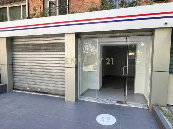 Tirane, jepet me qera dyqan Kati 0, 30 m² 550 € (Neom116402)