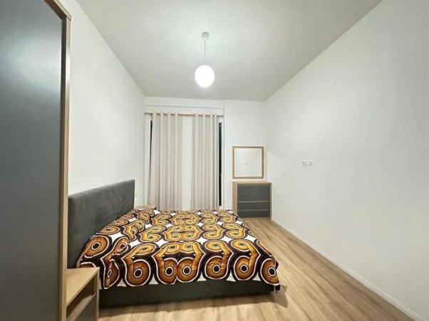 Tirane, jepet me qera apartament 1+1+Ballkon Kati 6, 76 m² 600 € (Square 21)
