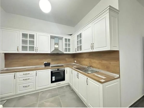 Tirane, jepet me qera apartament 1+1+Ballkon Kati 6, 76 m² 600 € (Square 21)