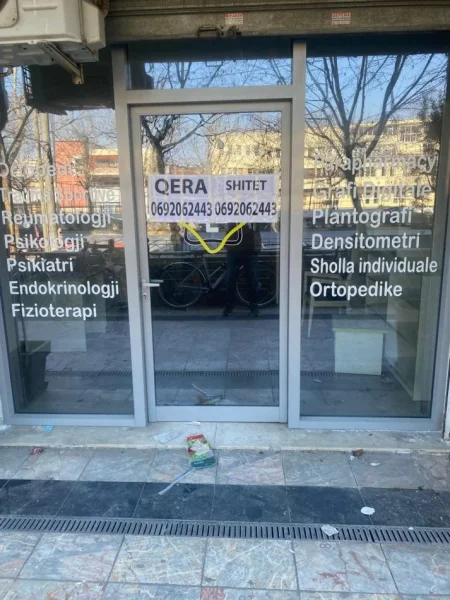 Tirane, jepet me qera ambjent biznesi Kati 1, 54 m² 650 € (laprake)