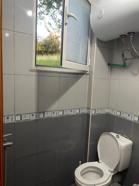 Tirane, jepet me qera 1+1 Kati 1, 60 m² 280 € (Rruga Irfan Tershana)