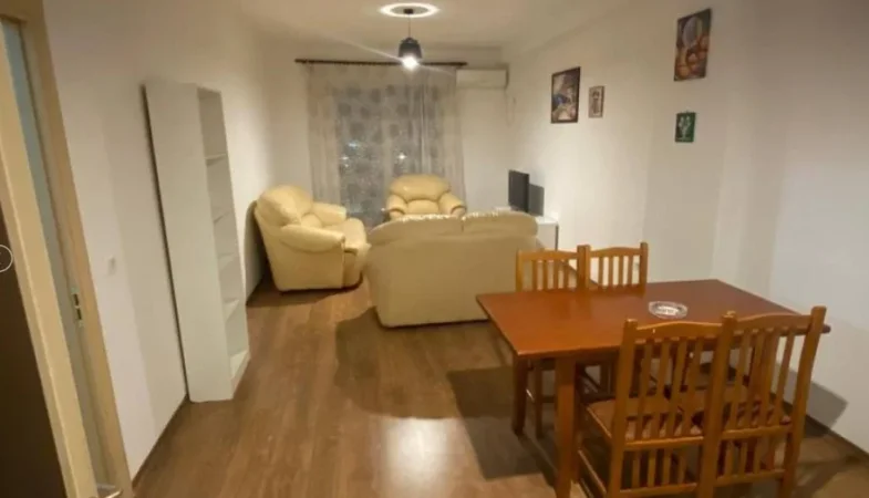 Tirane, jepet me qera apartament 2+1 Kati 6, 130 m² 500 € (Prane Bar Artistit)