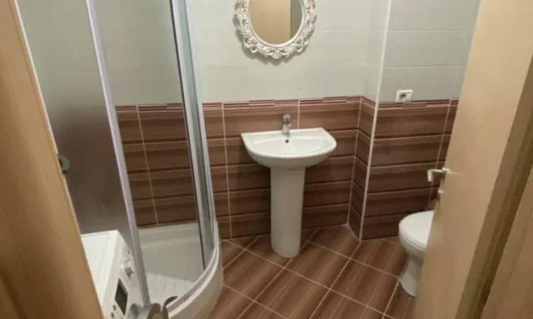 Tirane, jepet me qera apartament 2+1 Kati 6, 130 m² 500 € (Prane Bar Artistit)