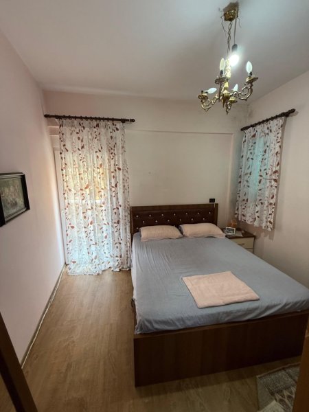 Tirane, jepet me qera apartament 2+1 Kati 3, 100 m² 600 € (Komuna e Parisit)