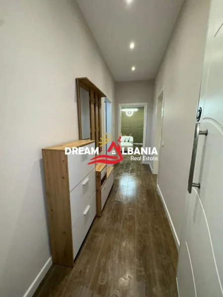 Tirane, shitet apartament 1+1 , 85 m² 165.000 € (kodra e diellit)
