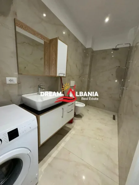 Tirane, shitet apartament 1+1 , 85 m² 165.000 € (kodra e diellit)