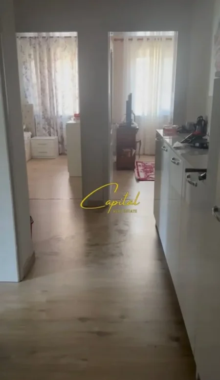 Tirane, jepet me qera apartament 2+1 Kati 3, 85 m² 800 € (VASIL SHANTO)